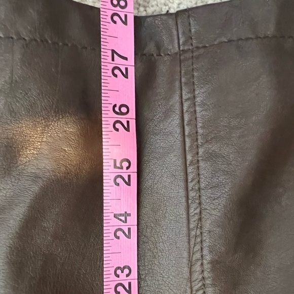 susan Graver Women’s Brown Faux Leather Jacket Size Medium - Picture 8 of 9